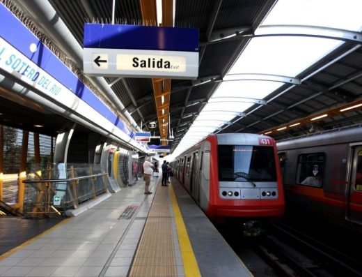 Metro Hospital Sótero del Río / Línea 4